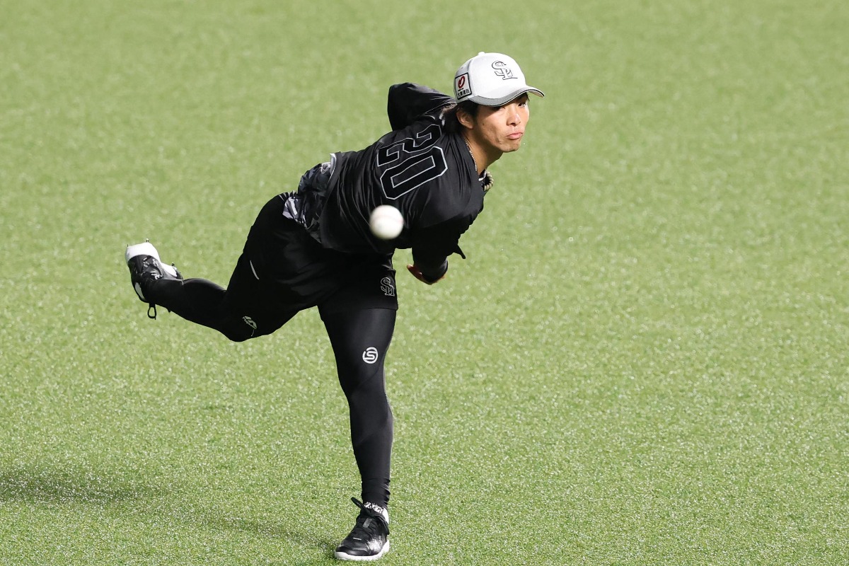 1軍に合流した村上泰斗【写真：栗木一考】