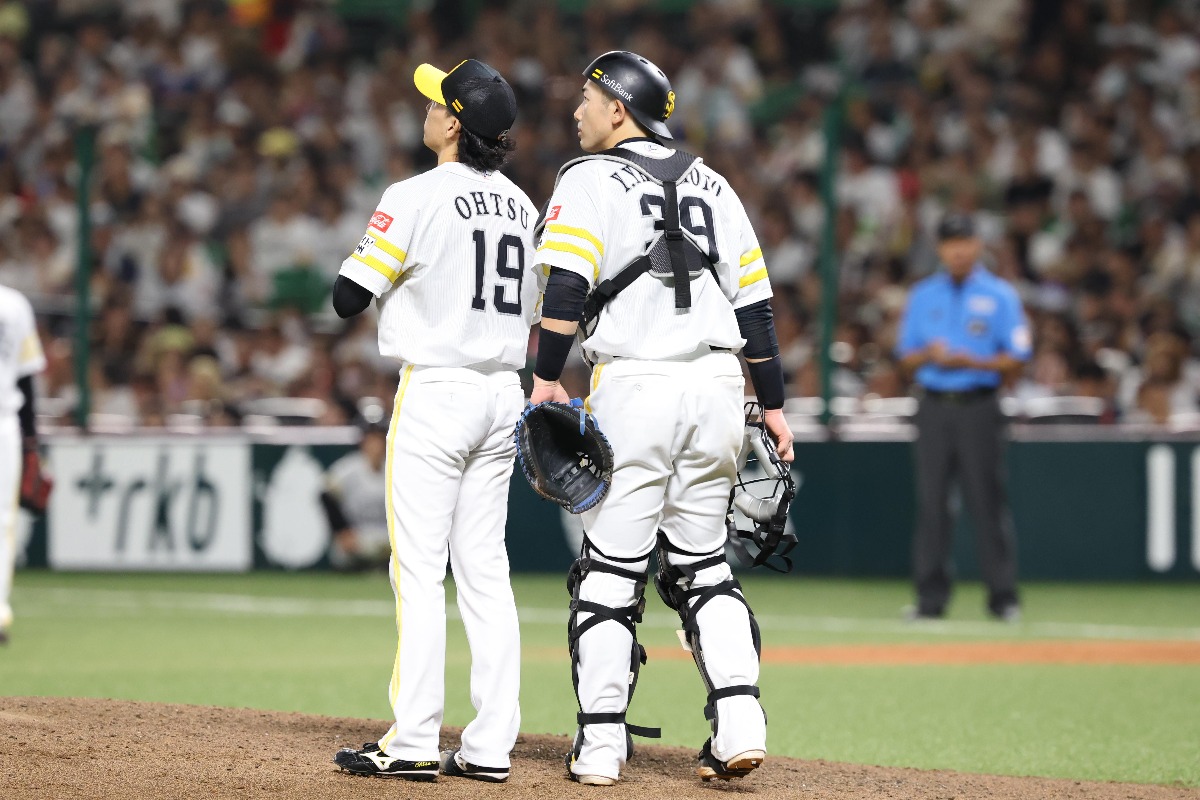 大津亮介（左）と山本祐大【写真：栗木一考】