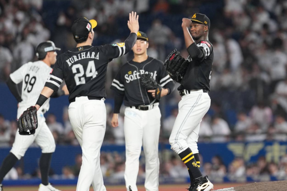 完封勝利を挙げたリバン・モイネロ（右）【井上学】