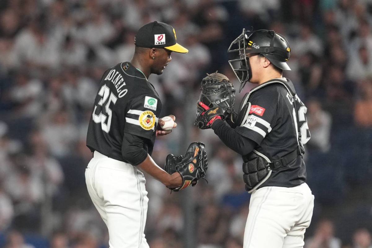 リバン・モイネロと海野隆司【写真：井上学】