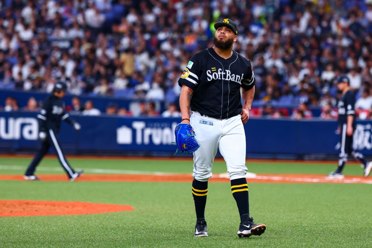 28日のオリックス戦で山本祐大とバッテリーを組み無失点に抑えたダーウィンゾン・ヘルナンデス【写真：加治屋友輝】