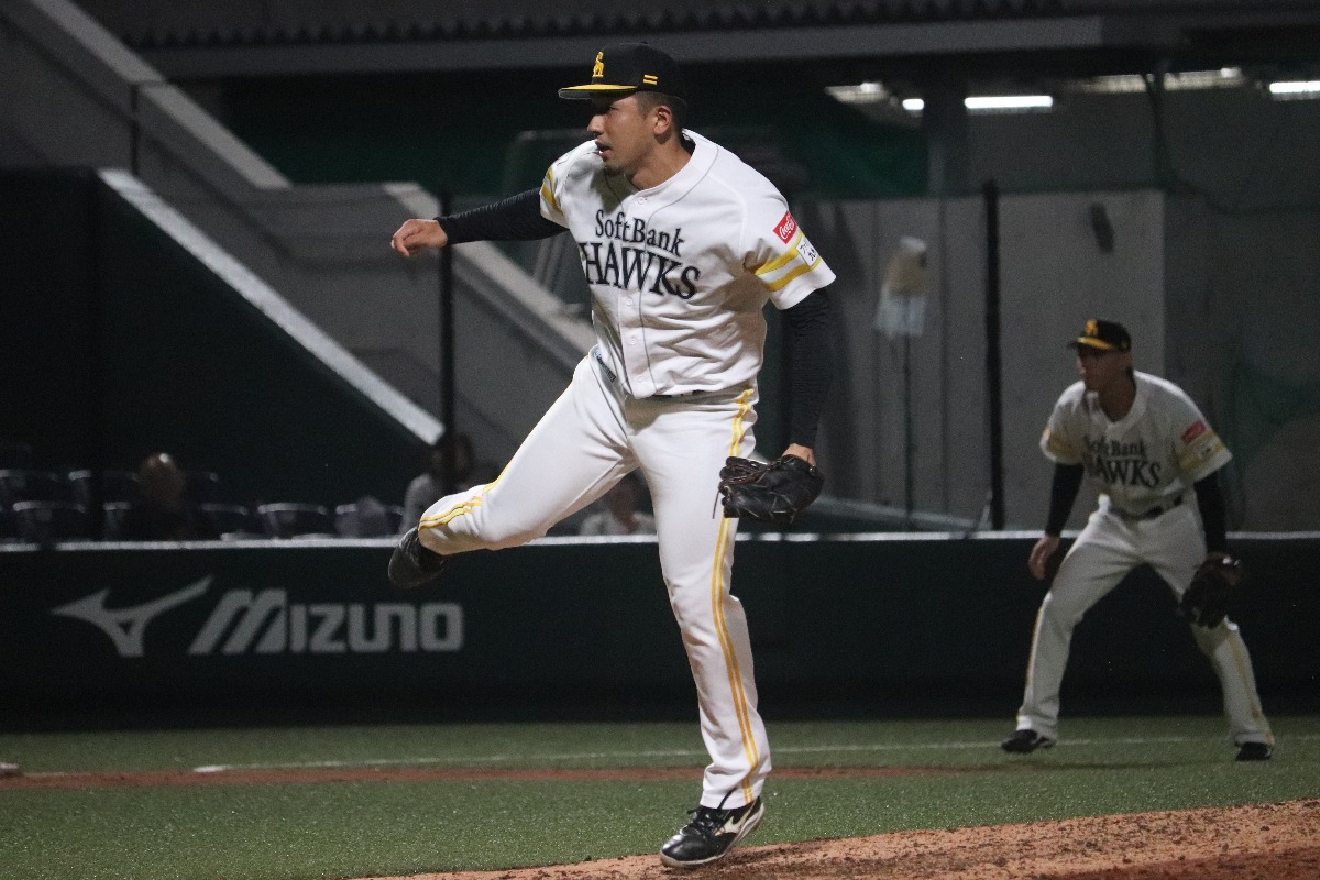10回に登板し、無失点に抑えた岡田皓一朗【写真：飯田航平】