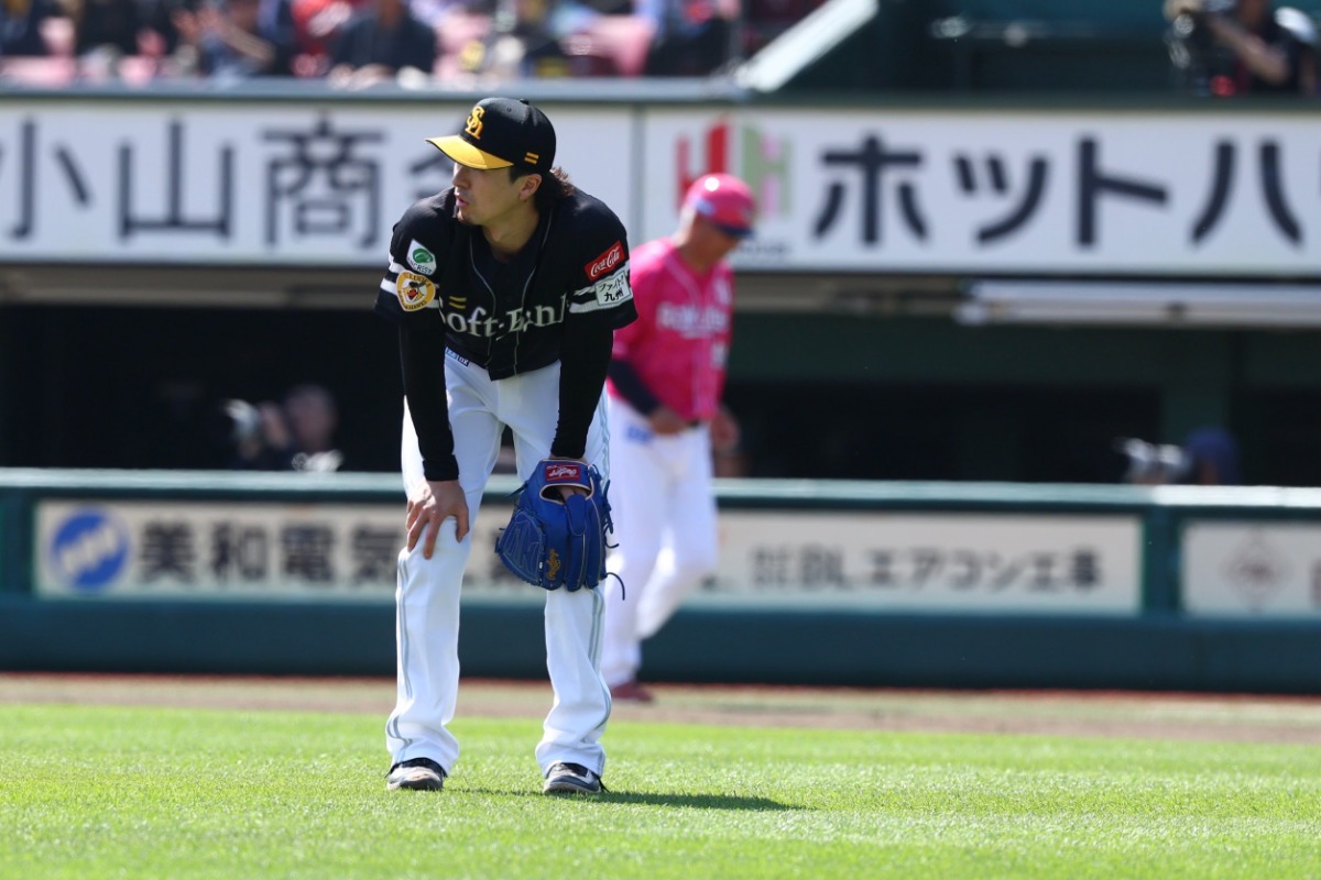 5月15日の楽天戦、佐藤直樹に3ランを浴びた上沢直之【写真：加治屋友輝】