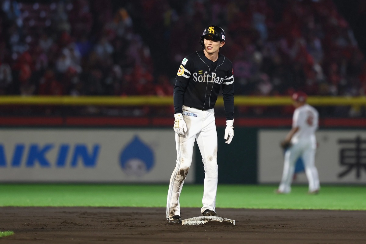 30個目の盗塁を決めた周東佑京【写真:加冶屋友輝】