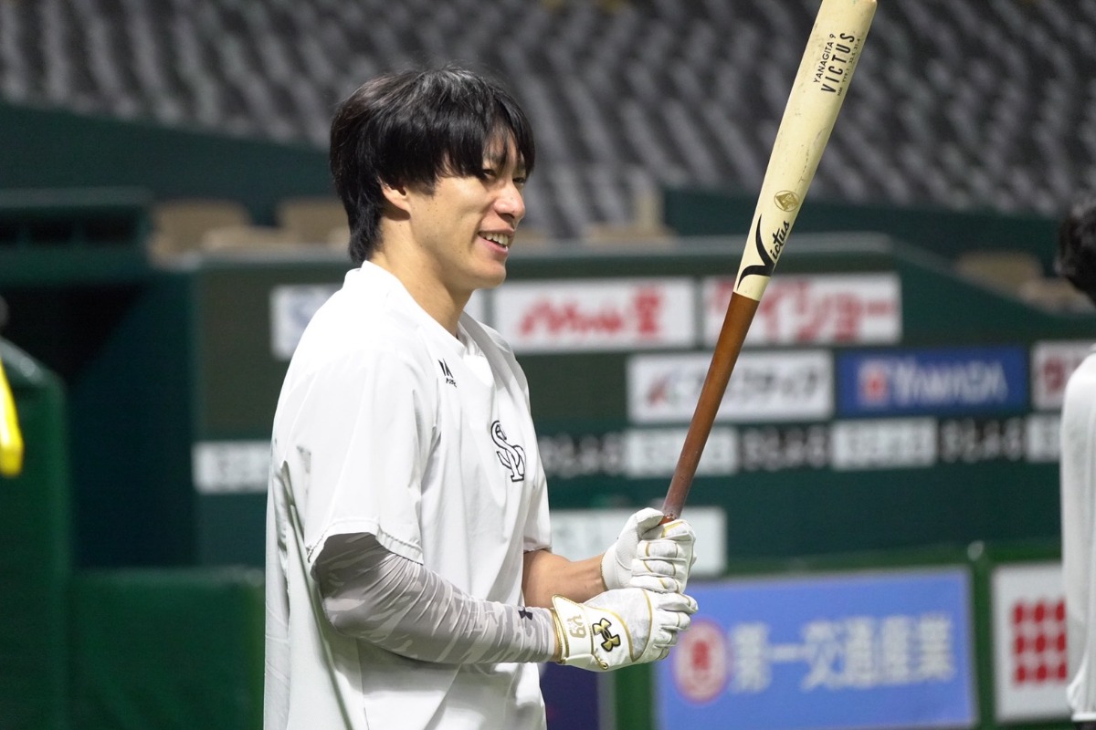 38歳を迎え笑顔を見せる柳田悠【写真：竹村岳】