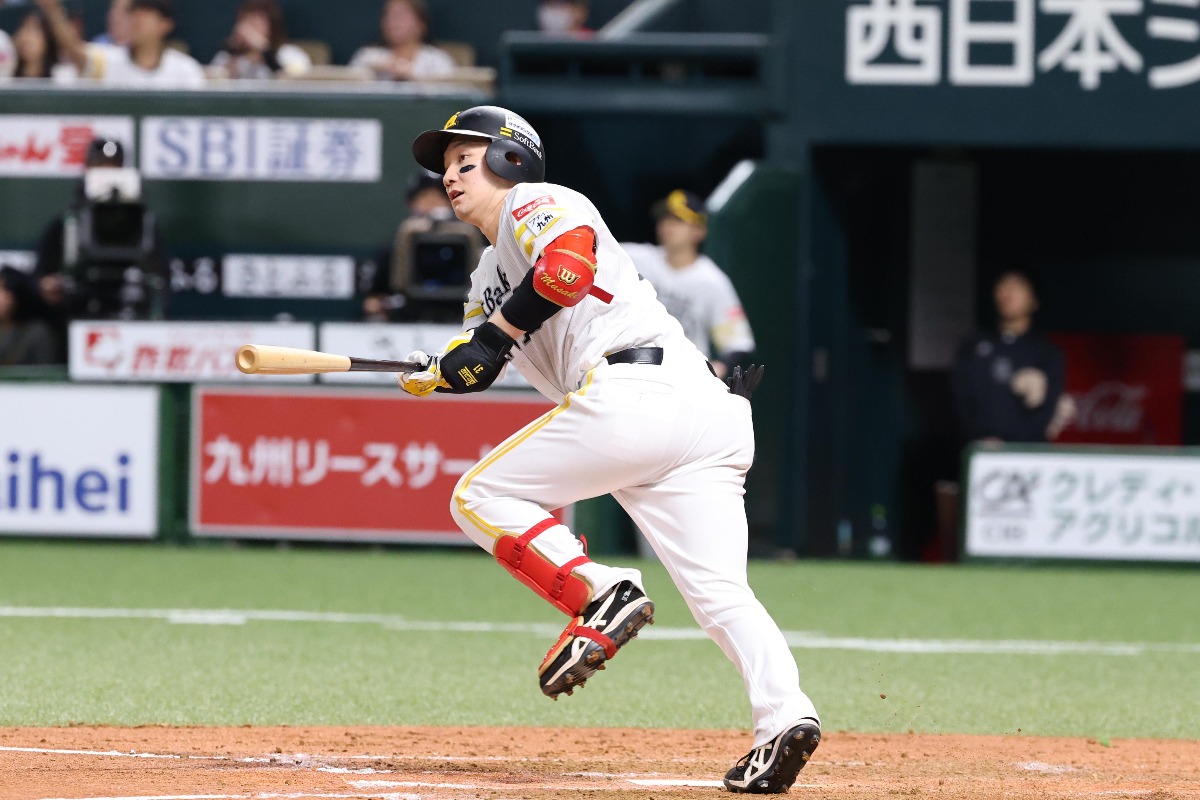 適時二塁打を放った正木智也【写真:栗木一考】