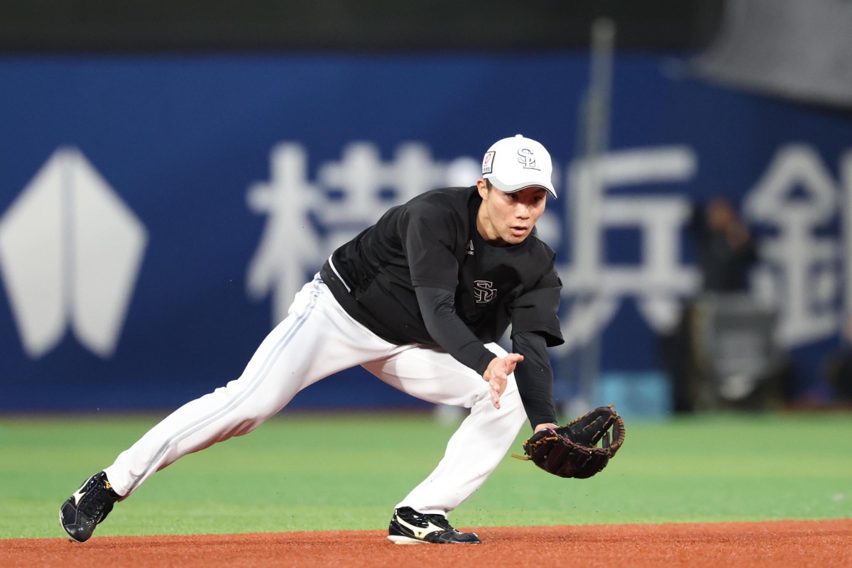 前日練習をノックを受ける庄子雄大【写真:栗木一考】