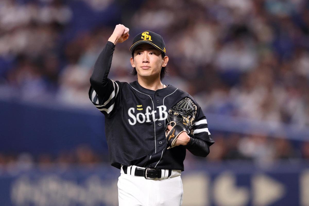 完封勝利を挙げてガッツポーズを見せる大津亮介【写真：栗木一考】